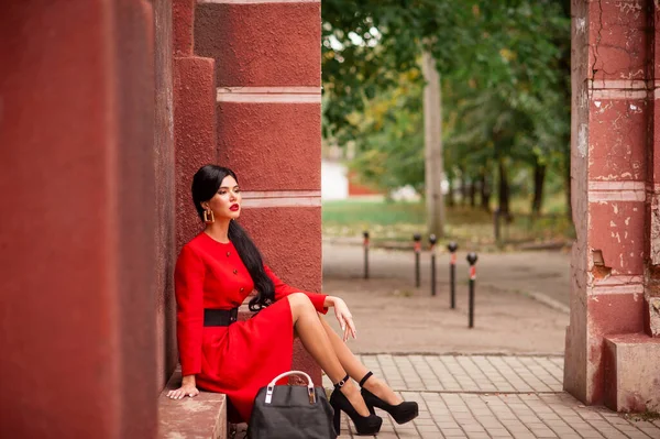 Jeune Femme Avec Sac Dos Sac Café Dans Ville — Photo