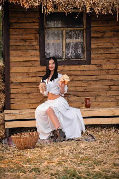 Beautiful Young Woman White Dress Basket Straw Hat — Zdjęcie stockowe