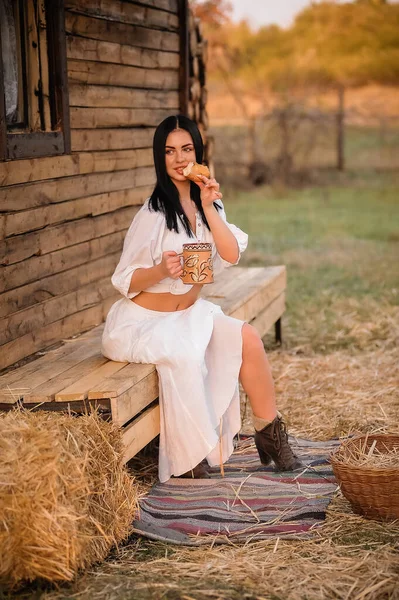 Beautiful Young Woman Straw Hat White Dress Basket Hay — Zdjęcie stockowe