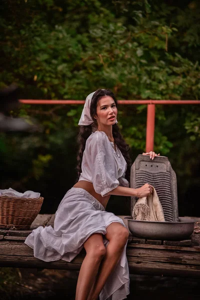 Beautiful Young Woman White Dress Hat Wooden Bench Park — Φωτογραφία Αρχείου