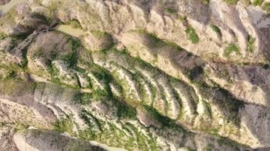Terk edilmiş kum ocağının havadan görünüşü, 4k