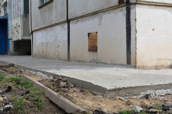 Cementový Chodník Doma Oprava Nebo Výstavba Slepé Plochy Základů Domu — Stock fotografie