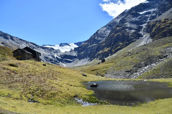 Rifugio Bezzi Tappa Bellissime Escursioni Valgrisanche — Foto Stock