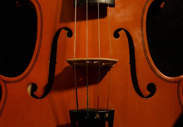 Viool Close Zwarte Achtergrond Muziekinstrument Van Klassieke Kamermuziek Houten Viool — Stockfoto