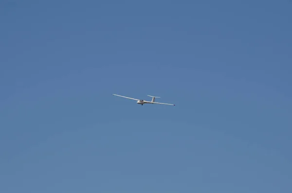 Planeur Planant Dans Les Airs Avec Ciel Bleu Arrière Plan — Photo