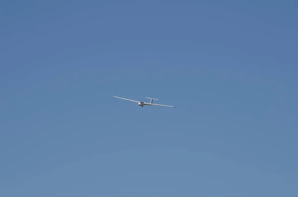 Planeur Volant Haut Face Avec Ciel Bleu Arrière Plan — Photo