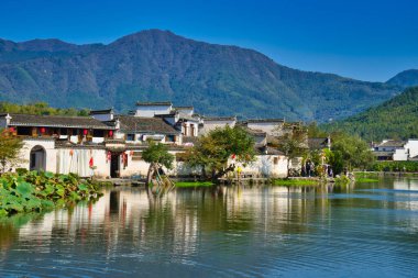 Yixian County, Anhui Eyaleti, Çin. - 4 Kasım 2017 Hongcun uzun bir geçmişi olan bir köydür. 