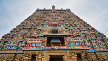 Sri Ranganathar Bataklık Tapınağı 'nın renkliliği. Hindistan 'ın güneyindeki antik tapınaklardan biri. Tamil Nadu, Hindistan.