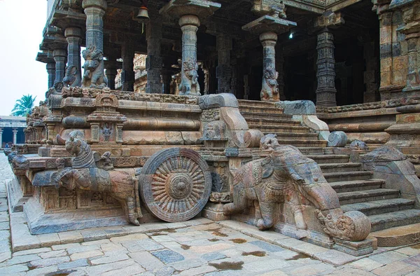 Airavatesvara神庙墙上的雕刻 印度南部的一座古寺 泰米尔纳德邦 — 图库照片