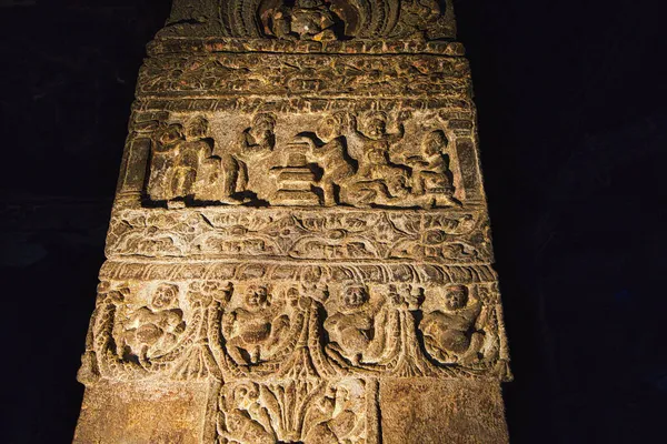 Elora複合体は芸術的創造と技術開発においてユニークです エローラ洞窟 ヒンズー教とジャイナ教に捧げその聖域 インドのマハラシュトラ州 — ストック写真