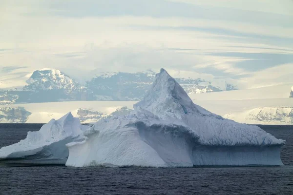 Este Iceberg Tem Forma Bolinhos Arroz Chineses — Fotografia de Stock