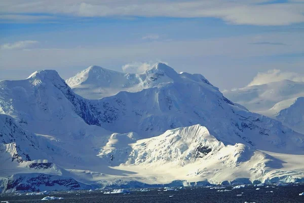 Vários Tipos Paisagens Iceberg Bancos Gelo Geleiras Oceanos Nuvens Radioativas — Fotografia de Stock