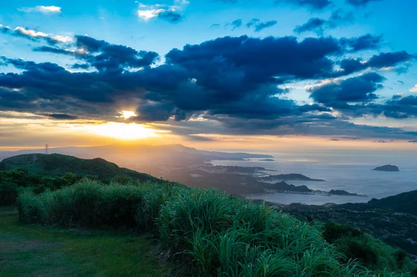 Błękitne Morze Skaliste Wzgórza Krajobraz Północnego Wybrzeża Relaksujące Wybrzeże Tajwan — Zdjęcie stockowe