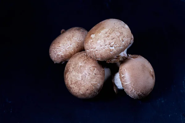 Грибы portobello для здорового питания. — стоковое фото