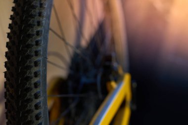 Dağ bisikleti tekerleği. Yüksek kalite fotoğraf