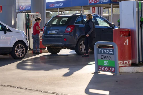 Pamplona España Octubre 2022 Gente Rellenando Gasolina Ante Gran Aumento — Foto de Stock