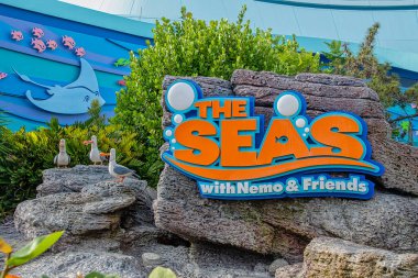 Epcot Disney 'de Nemo' yla birlikte Denizlerin girişini imzalayın.