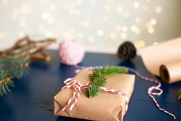 Wrapping Christmas Gifts Eco Style Craft Paper Natural Materials Fir — Stock Photo, Image