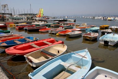 Bandol Limanı, Fransız Rivierası, Fransa 'da tekneler
