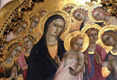 SIENA, ITALY, 14 Haziran 2016: Siena, Toskana 'nın Pinacoteca Nazialinin iç mimari dekorları