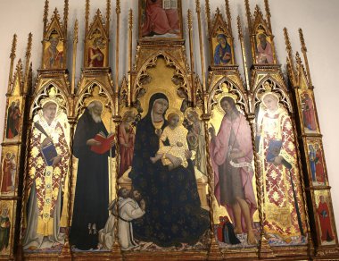 SIENA, ITALY, 14 Haziran 2016: Siena, Toskana 'nın Pinacoteca Nazialinin iç mimari dekorları