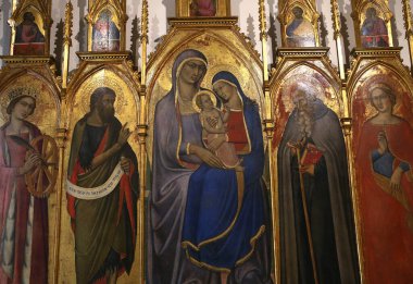 SIENA, ITALY, 14 Haziran 2016: Siena, Toskana 'nın Pinacoteca Nazialinin iç mimari dekorları