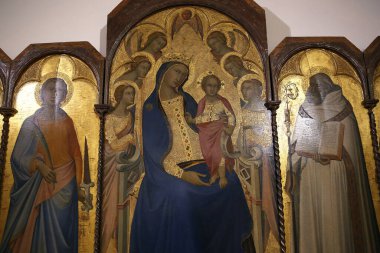 SIENA, ITALY, 14 Haziran 2016: Siena, Toskana 'nın Pinacoteca Nazialinin iç mimari dekorları