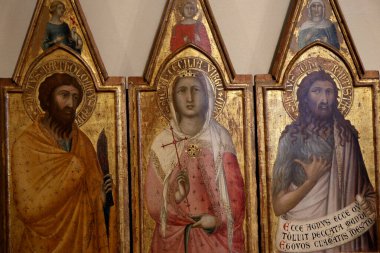 SIENA, ITALY, 14 Haziran 2016: Siena, Toskana 'nın Pinacoteca Nazialinin iç mimari dekorları