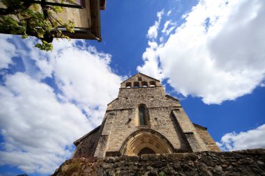 BEAULIEU, CORREZE, FRANCE, SEPEMBER 01, 2012: Beaulieu Kilisesi 'nin dış mimari detayları