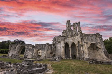 CHAALIS, FRANCE, 24 Temmuz 2016: Chaalis Manastırı Harabeleri, 24 Temmuz 2016