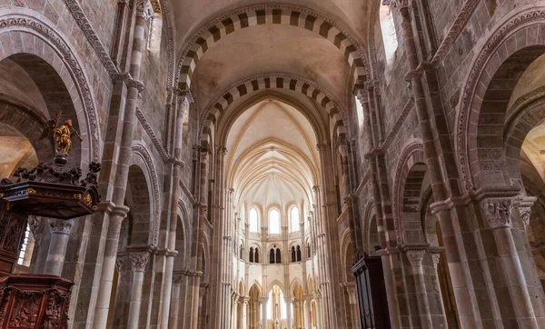 Vezelay フランス エイプリル13 2022 聖マリア マガダレン修道院の内装と建築の詳細 — ストック写真