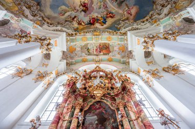 Steingaden, bavyera, Almanya, 31 Mayıs 2022: Wieskirche kilisesinin iç mekanları, freskleri ve mimari dekorları