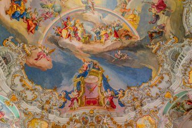 Steingaden, bavyera, Almanya, 31 Mayıs 2022: Wieskirche kilisesinin iç mekanları, freskleri ve mimari dekorları