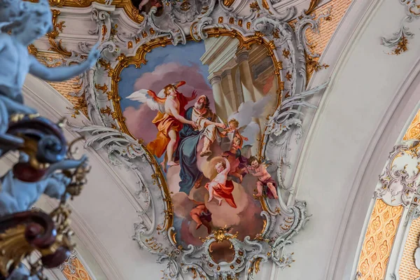 OTTOBEUREN, BAVARIA, GERMANY, HAZİRAN 04, 2022: Johann Jakob Zeiller (1708-1783) Ottobeuren Manastırı Bazilikası 'nda tavan freskleri