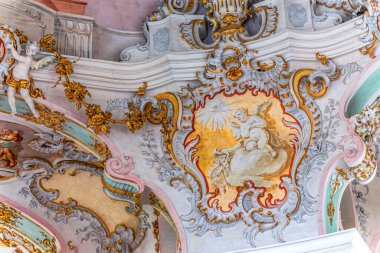 STEINGADEN, BAVARIA, GERMANY, HAZİRAN 02, 2022: Wieskirche kilisesinin tavan freskleri, J. kardeşler tarafından 1740 'ların sonlarında tasarlandı. B. ve Dominikus Zimmermann.