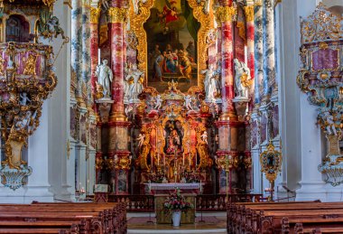 STEINGADEN, BAVARIA, GERMANY, HAZİRAN 02, 2022: Wieskirche kilisesinin stuccowork heykelleri ve dekorları, 1740 'ların sonlarında J. B. ve Dominikus Zimmermann.