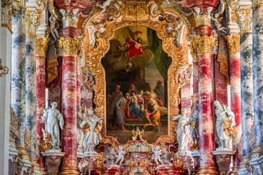 STEINGADEN, BAVARIA, GERMANY, HAZİRAN 02, 2022: Wieskirche kilisesinin stuccowork heykelleri ve dekorları, 1740 'ların sonlarında J. B. ve Dominikus Zimmermann.