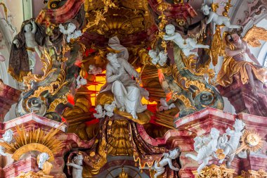 ROTTENBUCH, BAVARIA, GERMANY, HAZİRAN 02, 2022: 18. yüzyıl ressamı Matthaus Gunther ve sıva ressamı Josef Schgurer tarafından, Rottenbuch Abbey Bazilikasının iç mimari dekorları