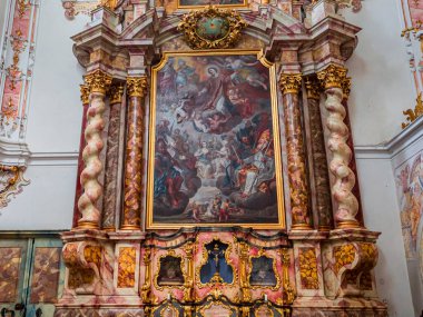 ROTTENBUCH, BAVARIA, GERMANY, HAZİRAN 01 Haziran 2022: 18. yüzyıl ressamı Matthaus Gunther ve sıva ressamı Josef Schgurer tarafından, Rottenbuch Abbey Bazilikasının iç mimari dekorları