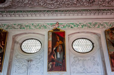 SALEM, BAVARIA, GERMANY, HAZİRAN 07 Haziran 2022: Konstanz Gölü yakınlarındaki Salem Abbey kilisesinde 18. yüzyılda çeşitli isimsiz sanatçılar tarafından mimari süslemeler