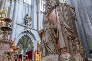 SALEM, BAVARIA, GERMANY, HAZİRAN 07 Haziran 2022: 18. yüzyılda Konstanz Gölü yakınlarındaki Salem Abbey kilisesinde çeşitli isimsiz sanatçılar tarafından yapılmış mermer barok heykeller