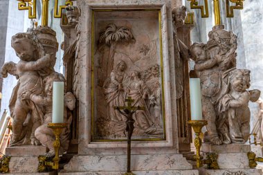 SALEM, BAVARIA, GERMANY, HAZİRAN 07 Haziran 2022: Salem Abbey 'deki kilisenin iç mimari detayları, çeşitli anonim sanatçılar tarafından, 18. yüzyıl