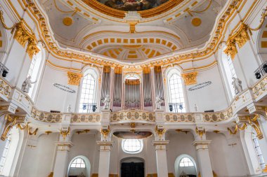WIBLINGEN, BAVARIA, GERMANY, HAZİRAN 08, 2022: Wiblingen Manastırı 'ndaki Rococo ve barok süslemeleri, Ulm Şehri yakınlarındaki çeşitli isimsiz sanatçılar tarafından, 18. yüzyıl