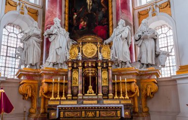 WIBLINGEN, BAVARIA, GERMANY, HAZİRAN 08, 2022: Wiblingen Manastırı 'ndaki Rococo ve barok süslemeleri, Ulm Şehri yakınlarındaki çeşitli isimsiz sanatçılar tarafından, 18. yüzyıl