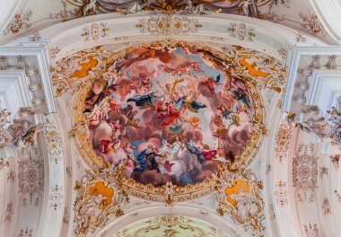 DiESSEN, BAVARIA, GERMANY, HAZİRAN 03 Haziran 2022: Diessen Marienmunster Kilisesi 'ndeki Rococo ve barok dekorları, Ammersee Gölü' ndeki çeşitli isimsiz sanatçılar tarafından, 18. yüzyıl.