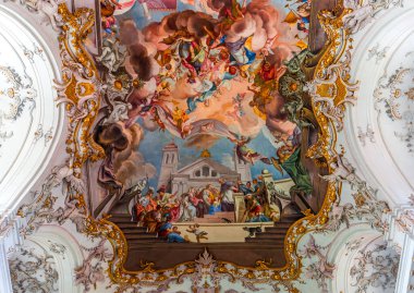 DiESSEN, BAVARIA, GERMANY, HAZİRAN 03 Haziran 2022: Diessen Marienmunster Kilisesi 'ndeki Rococo ve barok dekorları, Ammersee Gölü' ndeki çeşitli isimsiz sanatçılar tarafından, 18. yüzyıl.