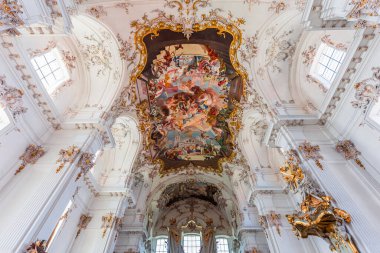 DiESSEN, BAVARIA, GERMANY, HAZİRAN 03 Haziran 2022: Diessen Marienmunster Kilisesi 'ndeki Rococo ve barok dekorları, Ammersee Gölü' ndeki çeşitli isimsiz sanatçılar tarafından, 18. yüzyıl.