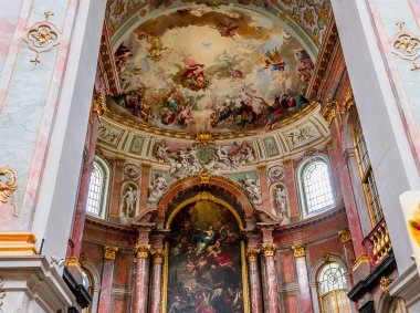 ETTAL, BAVARIA, GERMANY, 31 Mayıs 2022: Ettal Abbey 'deki Rococo ve barok dekorasyonları, sıva ustası Josef Schmutzer ve Johann Baptist Straub, 18. yüzyıl