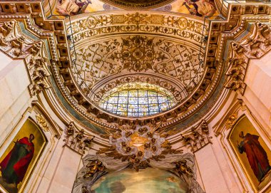 PARIS, FRANCE MARCH 18 Mart 2014 Aziz Thomas dAquin Kilisesi 'nin mimari detayları, 18 Mart 2014, Paris, Fransa