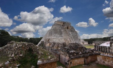 Sihirbazın piramidi, Uxmal harabelerinde, Yucatan, Meksika